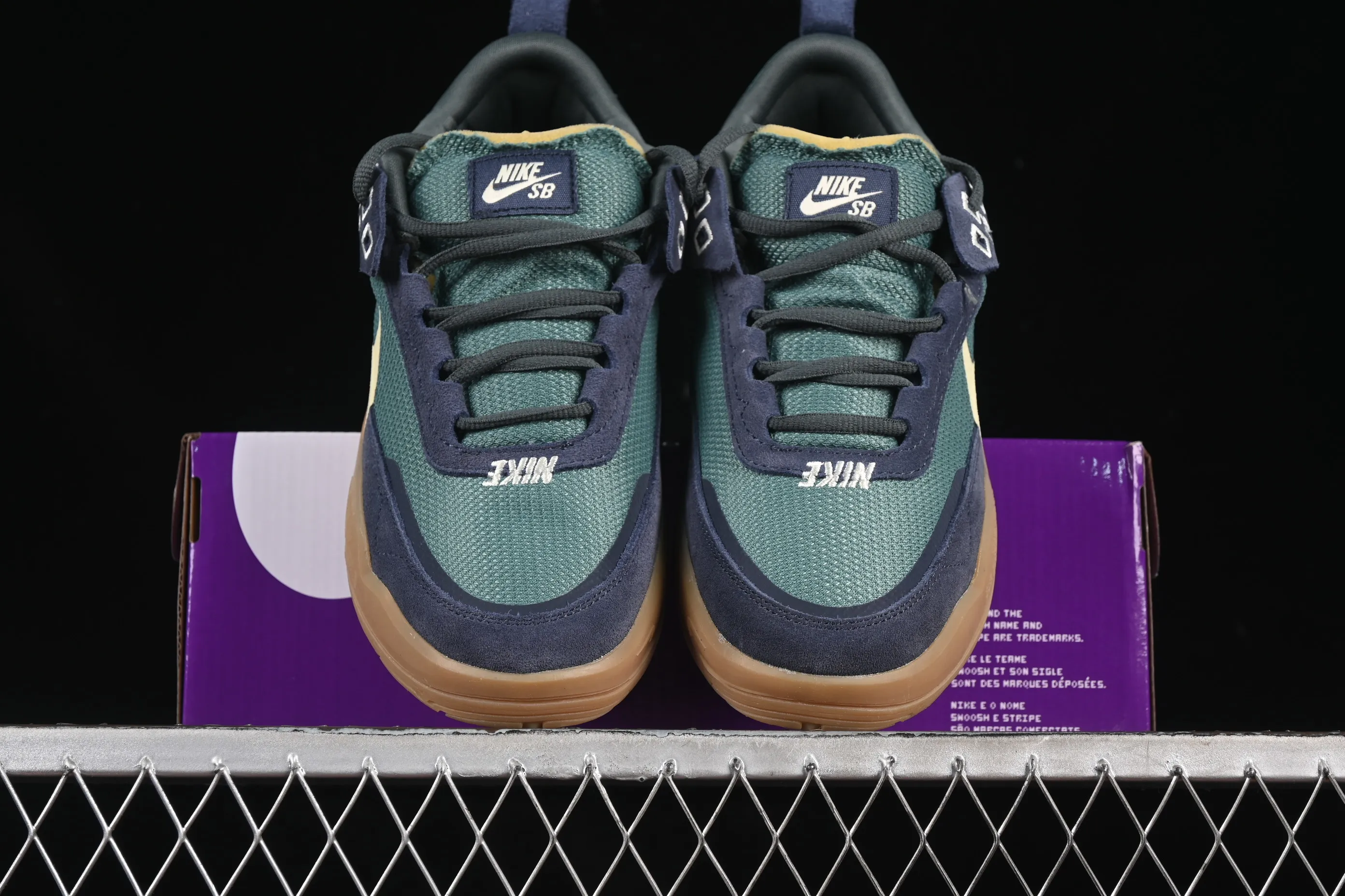 All categories Nk SB Dunk series Nk SB Dunk Low low-top sneakers Nike SB Day One Nike low-top casual sneakers FN4210-401